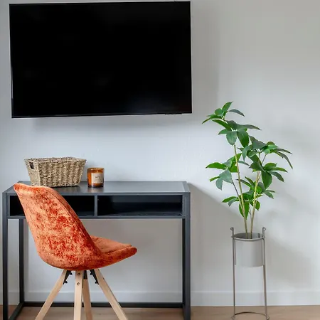 Apartment Design-apartment - 2 Schlafzimmer, 4 Betten, Arbeitsplatz - By Lott Living