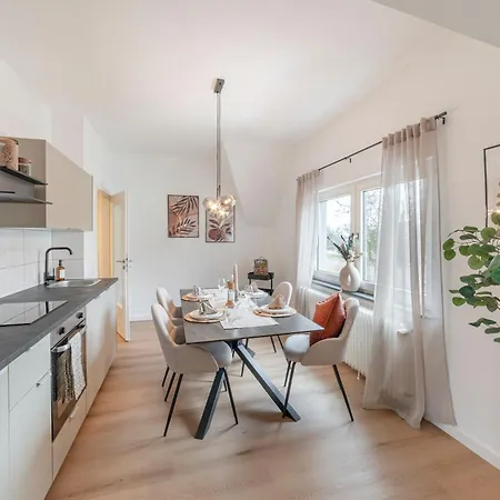 Design 2br - 4 Beds & Workspace - Messe Dus Apartment Duisburg