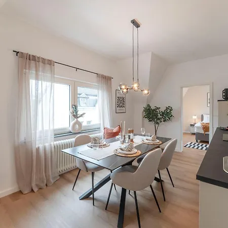 Apartment Design 2br - 4 Beds & Workspace - Messe Dus *