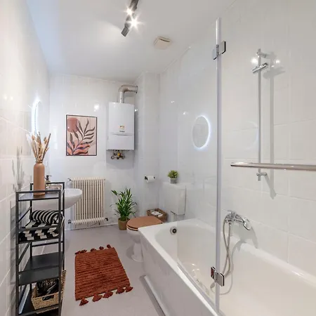 Design-apartment - 2 Schlafzimmer, 4 Betten, Arbeitsplatz - By Lott Living Duisburg